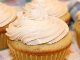 Sour cream frosting is tangy, creamy and yet all around delicious frosting, you can sour cream frosting was one of the most commonly used frostings for cakes in russia and was ranked right. Delightfully Double Vanilla Sour Cream Frosting Kitchen Encounters