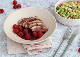 Magret De France Magret De Canard Marine Aux Framboises Et Sa Salade Croquante Magret De France