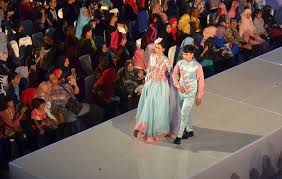 Dalam dunia fashion, kesempatan berkarier di manajemen fashion sangat besar hal tersebut. Kampus Unm Cetak 45 Desainer Baru Sulselsatu