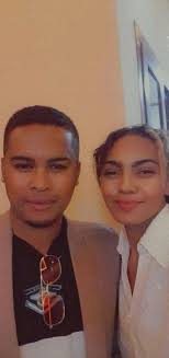 Izy hono no panoratra anle anay sy iloaina Enjana lou izy 🙏👏👏👏👏👏 ndao  toraana voninkazo