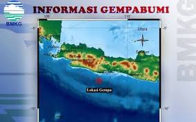 Pengertian gempa tektonik adalah gempa yang terjadi karena pergeseran lempe bumi yang pusat gempanya lebih dalam. Gempa Tektonik 4 2 Sr Di Pangandaran Warga Diminta Tetap Tenang Okezone News