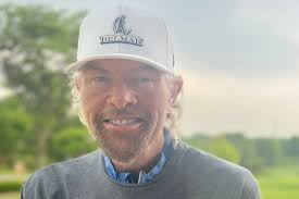 Toby Keith Returns to Stage amid Treatment for Stomach Cancer