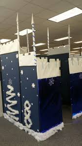 Circle office cubicle decoration, ribbons, wooden. The Top 20 Best Office Cubicle Christmas Decorating Ideas Collagecab