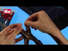 Poser Un Bouton Pression Avec La Pince Vario Youtube Tutorial Rivets Sewing Hacks
