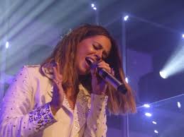 Trong tương lai, nếu được thì tiến tới mối quan hệ bền chặt. Vanessa Mai Sie Kommt Auf Die Leinwand Seite 2 Von 2 Schlager De