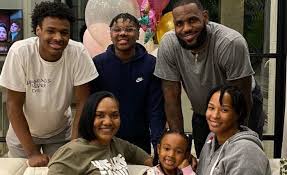 Lebron raymone bronny james jr. Bronny James Net Worth How Did He Make His 10 Million Fortune Bio And Other Facts