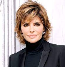Lisa Rinna Changes Her Do For First Time In 20 Years Lisa Renna Hairstyles Short Hair Styles Medium Hair Styles