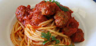 Una ricetta semplice, ma non banale, per tutta la famiglia! Ricetta Spaghetti Con Polpette E Pomodoro Confoodential It