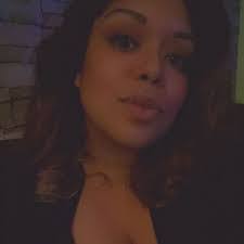 Stephanie Hutton's Instagram, Twitter & Facebook