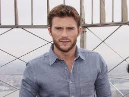 Sergio ramos preferisce una fascia sottile per domare i suoi lunghi capelli. L Uomo Predilige I Capelli Corti Corto Cortissimo Rasato