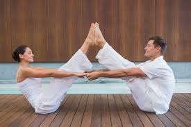 Begin standing, facing away from your partner, about 2' apart. 10 Beginner Partner Yoga Poses Any Couple Can Do To Build Intimacy Yoga Practice