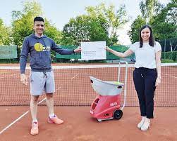 Udostępniamy szereg informacji takich jak godziny otwarcia czy dokładną lokalizację każdego wpłatomatu deutsche banku'u. Neue Ballwurfmaschine Fur Den Asv Rott Wasserburger Stimme Die Erste Online Zeitung Nur Fur Die Stadt Und Den Altlandkreis Wasserburg