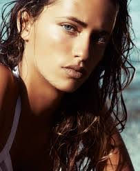 Eva Roche's Instagram, Twitter & Facebook