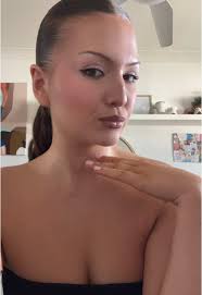 Eliza Hall (@lizi.hall)