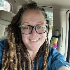 Jamie Bisesi's Instagram, Twitter & Facebook