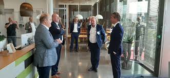 So here's how it is passing its time. Eerste Werkbezoek Staatssecretaris Van T Wout Uit Hoeven In Eigen Gemeente Foto Bndestem Nl