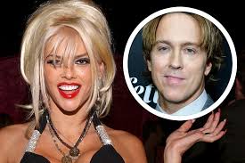 Anna Nicole Smith's ex Larry Birkhead rips new Netflix doc