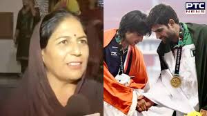 We are very happy…Arshad Nadeem is also like our son': Neeraj Chopra's  mother is winning hearts all over Internet