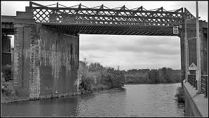 Manchester united can secure champions league qualification if they defeat fierce rivals liverpool on sunday afternoon. File Manchester To Liverpool Railway Line Bridge Over The Manchester Ship Canal Irlam 7227539650 Jpg Wikipedia