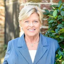 Sarah Yandle's Instagram, Twitter & Facebook