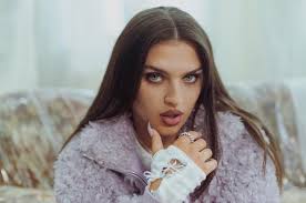 Mae Muller Releases New Song “Me, Myself And I”