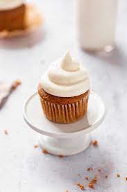 Perfect Cream Cheese Frosting Recipe In 2021 Broma Bakery Frosting Recipes Cream Cheese Frosting