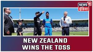 Virat and williamson turn into ball boys and discuss the game. India Vs New Zealand Live New Zealand Wins The Toss Elects To Bat First Iccworldcup2019 Youtube