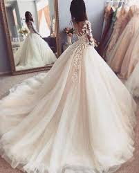 The surge in couples buying british to support the local economy will extend to dress designers and boutiques, while we'll see the trend for micro weddings and sequel weddings play rise to a whole load of sleek, simple looks. Wedding Dress White Wedding Dresses Wedding Guest Dresses Uk Wedding D Prinzessin Kleid Hochzeit Hochzeitskleid Ballkleid Ballkleid Hochzeit