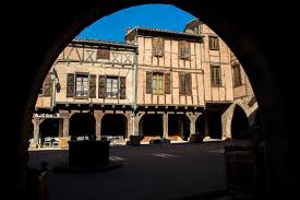 While traces of activities dating back to the bronze age such as dolmens and oppidums can be seen in the nearby forest la grésigne. Castelnau De Montmiral House Styles Timber House