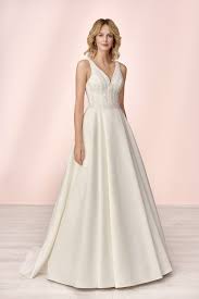 Boho brautkleider liegen nach wie vor im trend, denn sie verbinden auf einzigartige weise lässigkeit mit naturverbundenheit. E 4170t Mode De Pol