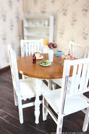Miniature Wooden Round Dining Table And 4 Chairs Set In 1 6 Scale Blythe 12 Fashio Round Wooden Dining Table Round Dining Table Round Pedestal Dining Table