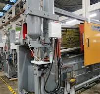 China Custom Hot Chamber Metal Parts and Door Handle Die Casting Machine