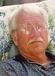 Richard Gabrielle attendait un ascenseur express lorsque soudain une  explosion l'a projeté contre le mur. Lui brisant les deux jambes et le  maintenant cloué au sol par une dalle qui lui est