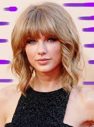 Is This Taylor Swift S Doppelganger Or Another Alter Ego Short Hair With Bangs Taylor Swift Hair Hair Styles