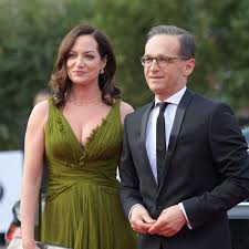 Check spelling or type a new query. Heiko Maas Offiziell Geschieden Und Jetzt Frei Fur Natalia Worner Politik