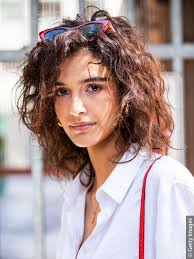Denn sie haben unglaublich viele möglichkeiten, die frisur immer wieder zu verändern, ohne dass der friseur dafür zur schere greifen muss. Das Sind Die Frisurentrends 2019 Fur Kurze Und Mittellange Haare