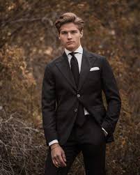 Maybe you would like to learn more about one of these? Bien Choisir Et Porter Ses Premiers Costumes Le Guide Ultime Jamais Vulgaire Blog Mode Homme Magazine Et Relooking Online