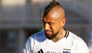 Un Vidal sin clásicos: Las polémicas del “Rey” Arturo que han marcado su  2025 en Colo Colo