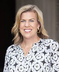 Laura Uphold's Instagram, Twitter & Facebook