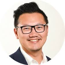 Mona Faris's Instagram, Twitter & Facebook