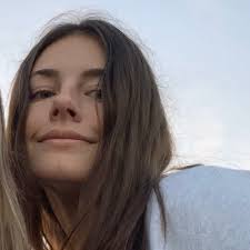 Nicole Rohn's Instagram, Twitter & Facebook