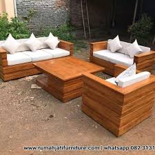 Meskipun model dengan gaya klasik, kursi ini masih sangat diminati oleh banyak orang. Jual Kursi Tamu Model Box Kayu Jati Kursi Tamu Minimalis Kayu Jati Terbaru Kab Jepara Supplier Furniture Tokopedia