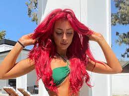 Pastors daughter leaves church to make £240k a month selling nudes on  OnlyFans - Daily Star