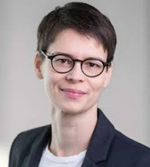 Barbara Klink's Instagram, Twitter & Facebook