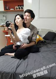 51吃瓜- 韩国约良达人金先生约战身材超棒的网红美少女先玩游戏再玩逼按在床上无套后入爆操-