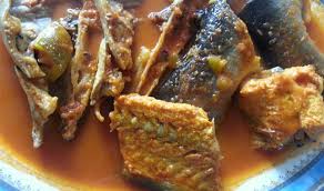 Kali ini kita simak yuk resep gulai ikan kembung yang enak asli padang. 21 Makanan Khas Pekanbaru Ternikmat