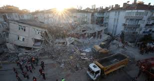 Deprem'e i̇zmir'de yakalandıklarını belirten tatar, ciddi bir sarsıntı yaşadıklarını ifade etti. Izmir De 6 5 Lik Depremde Binlerce Olum Yasanir Izmir Haberleri
