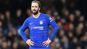 Argument ensues shortly after missed pen. Gonzalo Higuain Set For Awkward Return To Juventus After Failing To Impress At Chelsea 90min