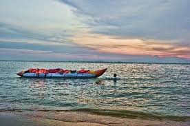 Teluk batik beach is located close to the towns of lumut and sitiawan and looks out towards pangkor island, perak's top beach destination. Teluk Batik Beach Picture Of Teluk Batik Resort Lumut Tripadvisor