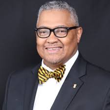 Ronald Small (@claysmall)